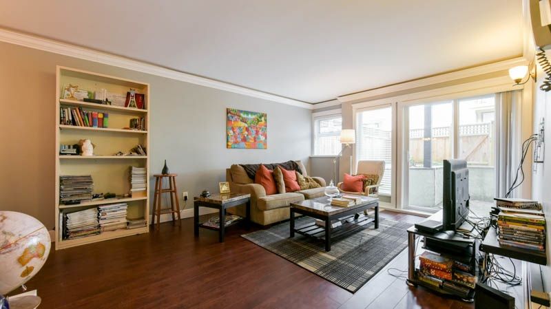 Main Photo: 8 1850 E SOUTHMERE CRESCENT in Surrey: Sunnyside Park Surrey Condo for sale (South Surrey White Rock) : MLS®# R2252117
