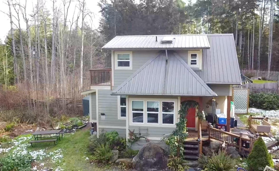 FEATURED LISTING: 1579 Violet Cres