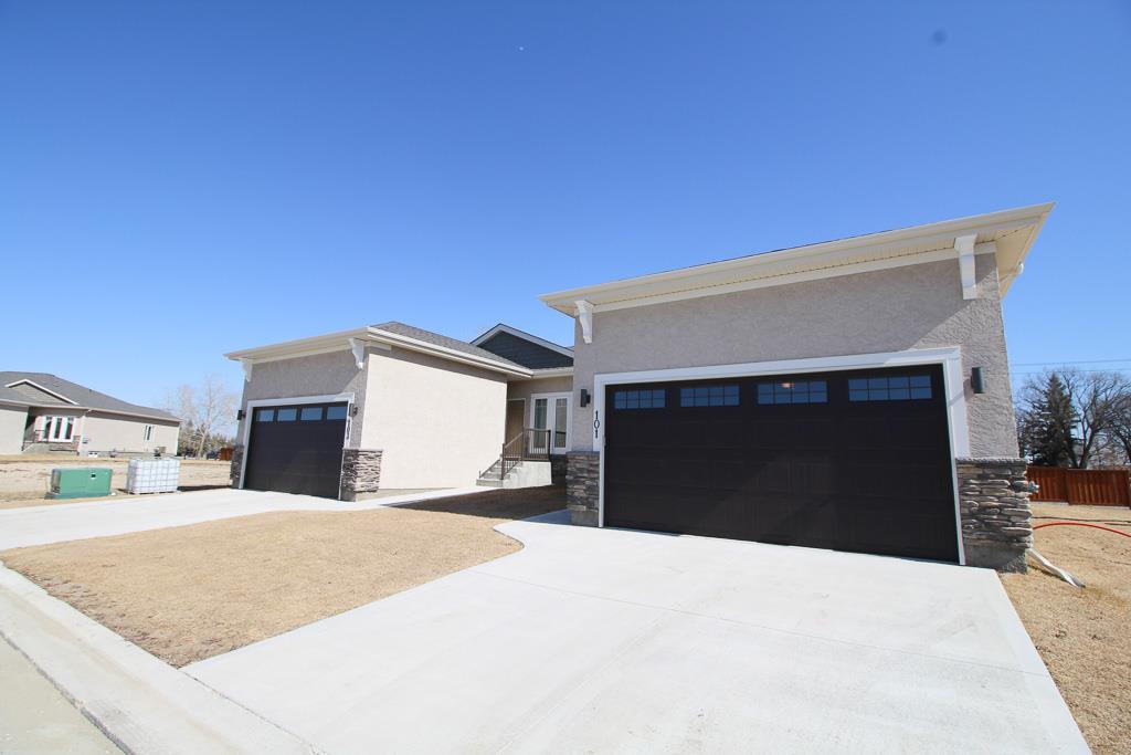 FEATURED LISTING: 117 - 804 Manitoba Avenue Selkirk