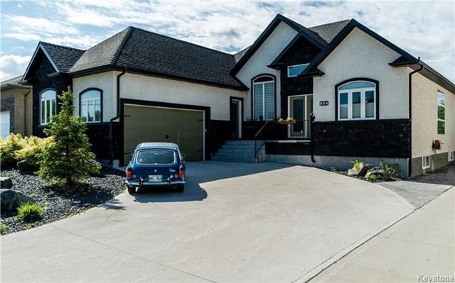 Main Photo: 994 John Bruce Road East in Winnipeg: Royalwood Residential for sale (2J) : MLS® # 1716837