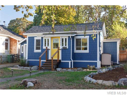 Main Photo: 1711 Haultain Street in VICTORIA: Vi Jubilee Single Family Detached for sale (Victoria) : MLS®# 371004