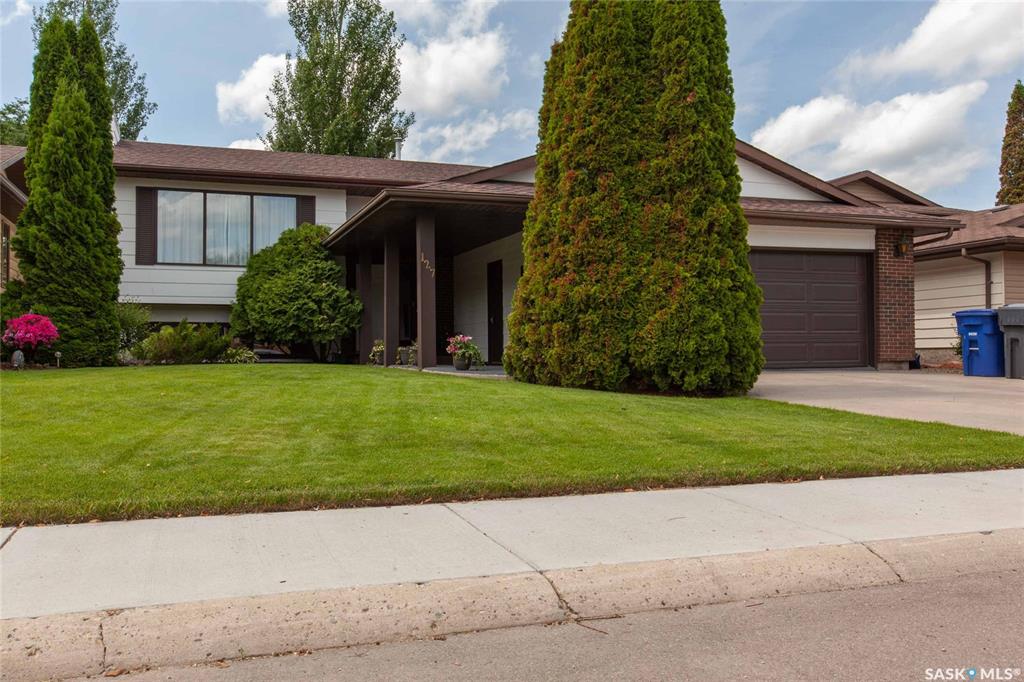 FEATURED LISTING: 127 Benesh Crescent Saskatoon