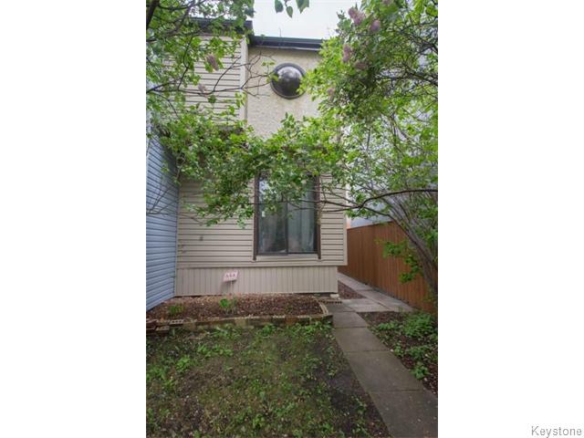 Main Photo: 394 Wardlaw Avenue in Winnipeg: Fort Rouge / Crescentwood / Riverview Residential for sale (South Winnipeg) : MLS®# 1613898