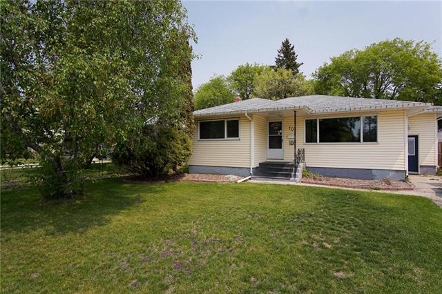 FEATURED LISTING: 10 Bathgate Bay Winnipeg