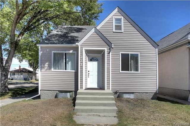 Main Photo: 231 Martin Avenue in Winnipeg: Elmwood Residential for sale (3A) : MLS®# 1723134