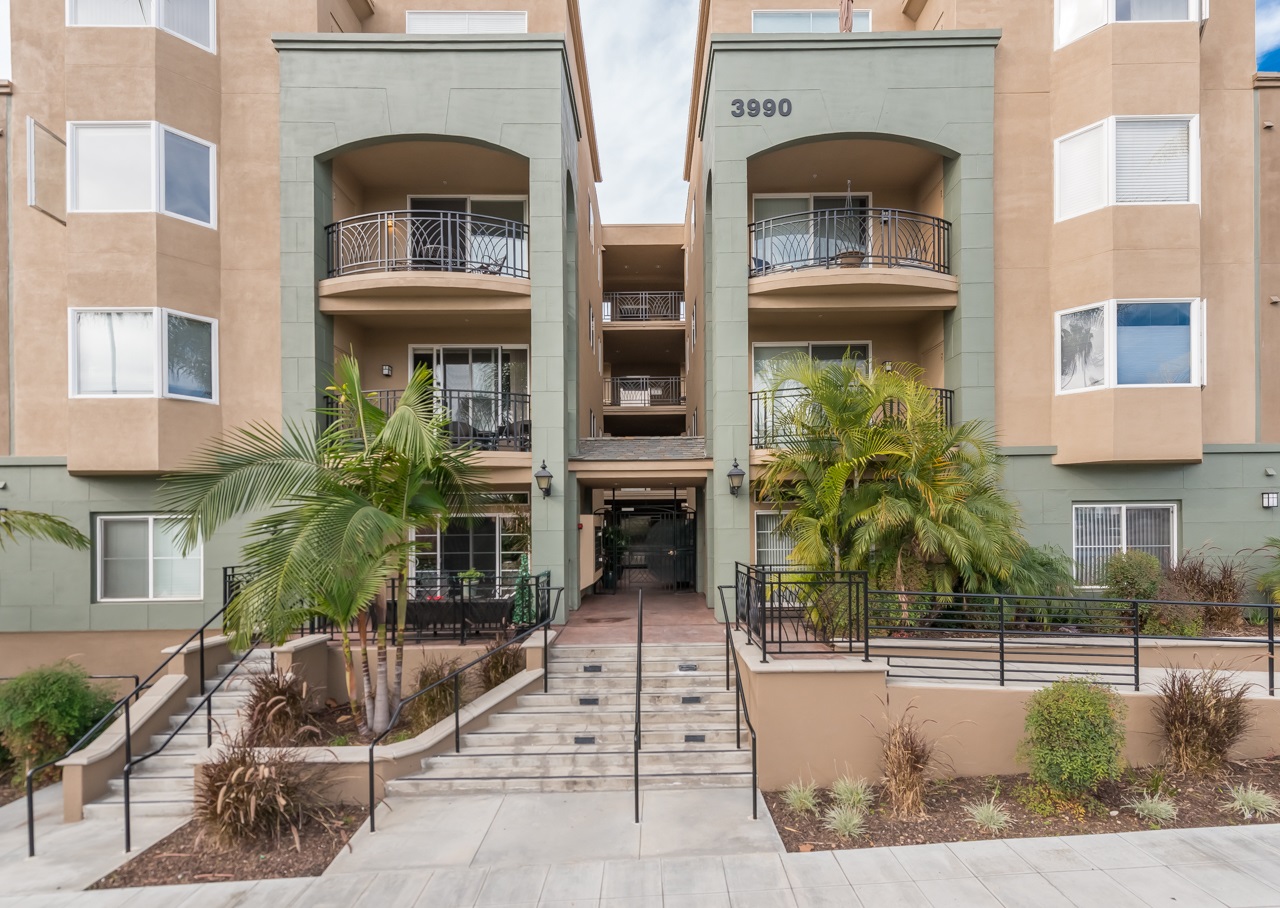 Main Photo: HILLCREST Condo for sale : 2 bedrooms : 3990 Centre St #110 in San Diego
