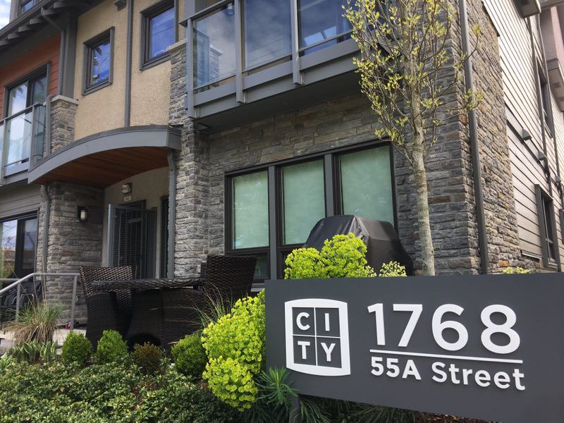 Main Photo: 314 1768 55A STREET in Tsawwassen: Tsawwassen Central Townhouse for sale : MLS®# R2159880
