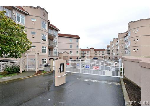 Main Photo: 310 1085 Tillicum Road in VICTORIA: Es Kinsmen Park Condo Apartment for sale (Esquimalt) : MLS®# 361984