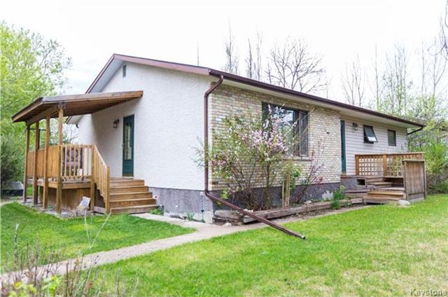 Main Photo: 11 Hyde Drive in Tyndall: R03 Residential for sale : MLS® # 1712453