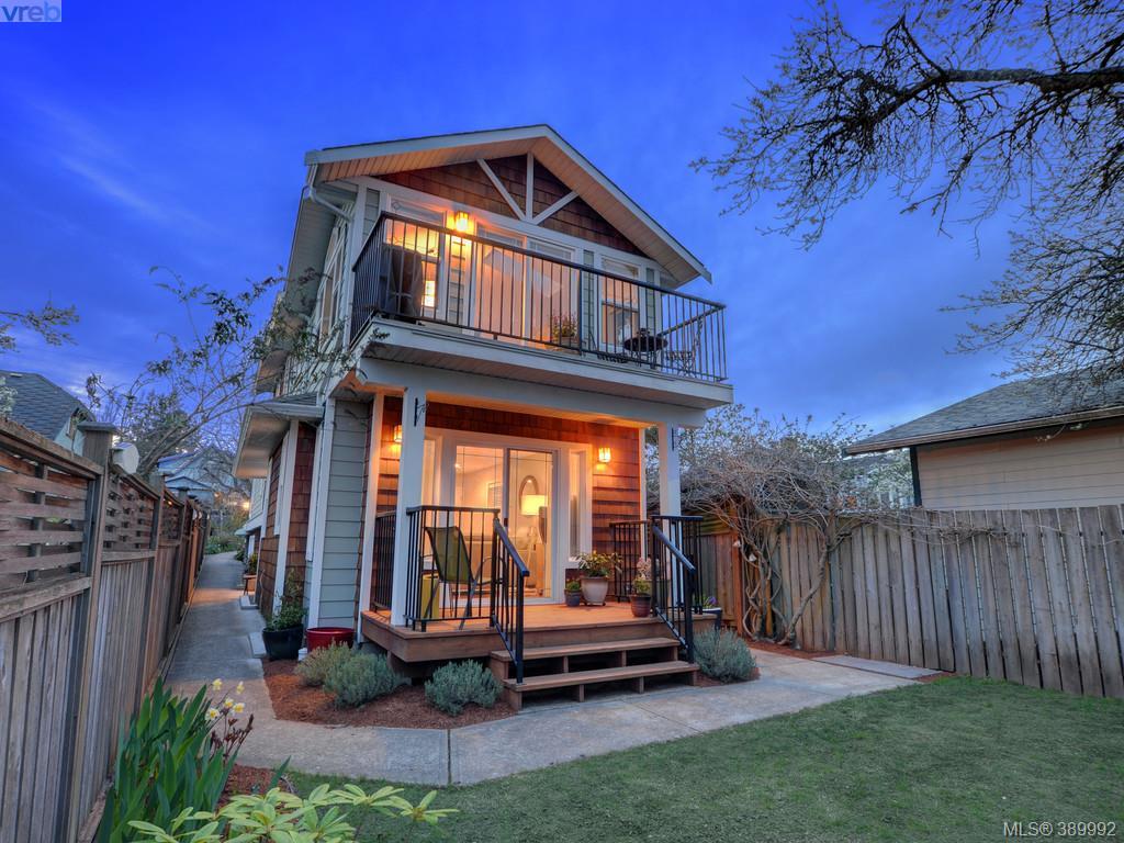 FEATURED LISTING: 2879 Inez Dr VICTORIA