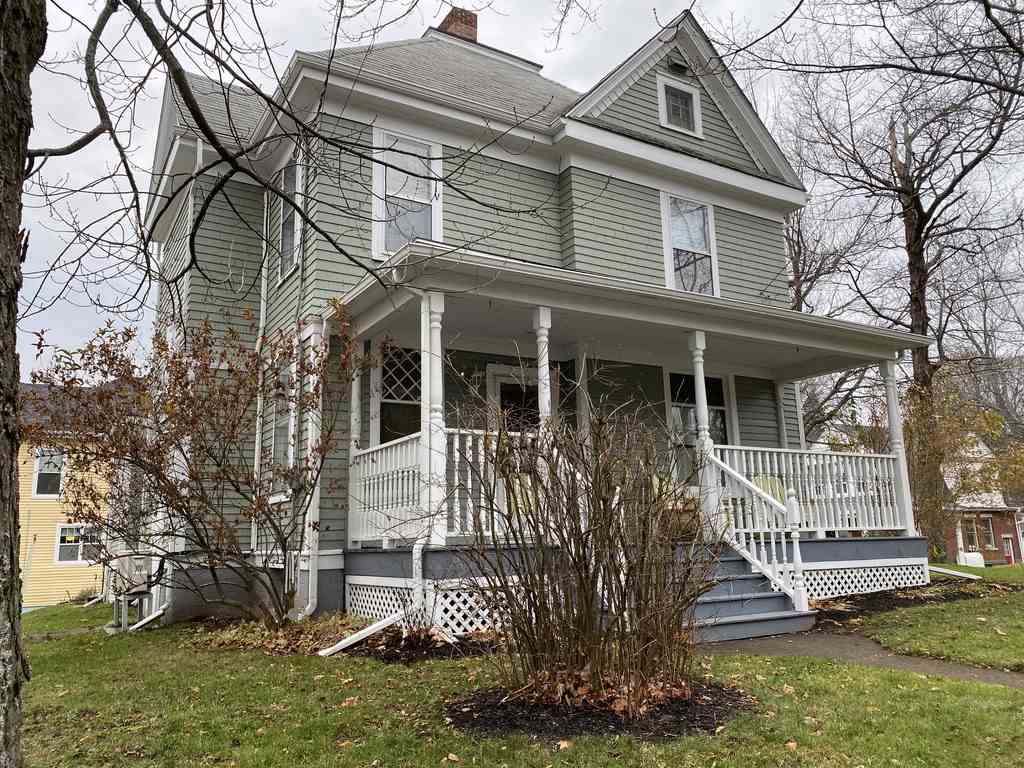 FEATURED LISTING: 104 WILLOW Avenue New Glasgow