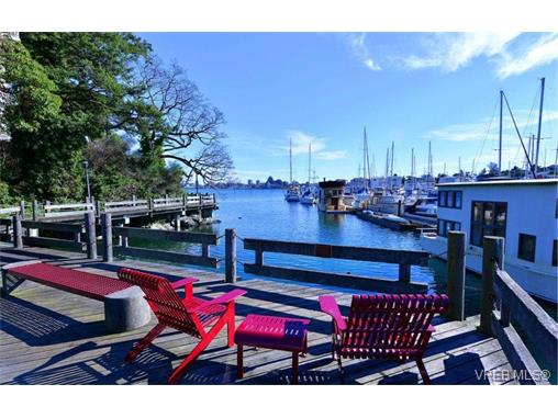 Main Photo: 500 Gore Street in VICTORIA: Es Esquimalt Single Family Detached for sale (Esquimalt) : MLS® # 363473