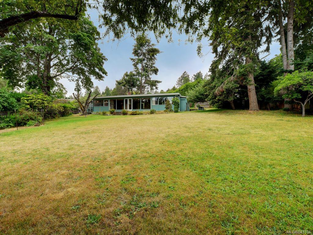 FEATURED LISTING: 4012 LOCARNO Lane Saanich
