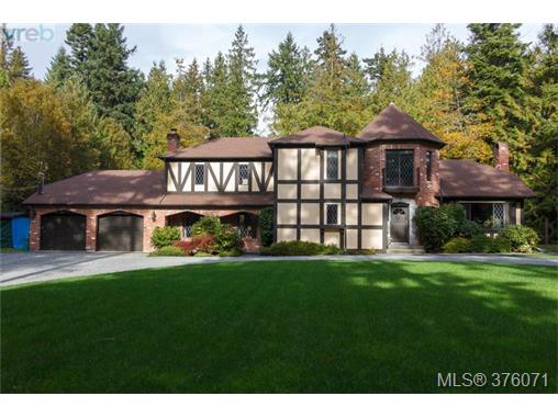 Main Photo: 686 Cromarty Avenue in NORTH SAANICH: NS Ardmore Single Family Detached for sale (North Saanich) : MLS®# 376071