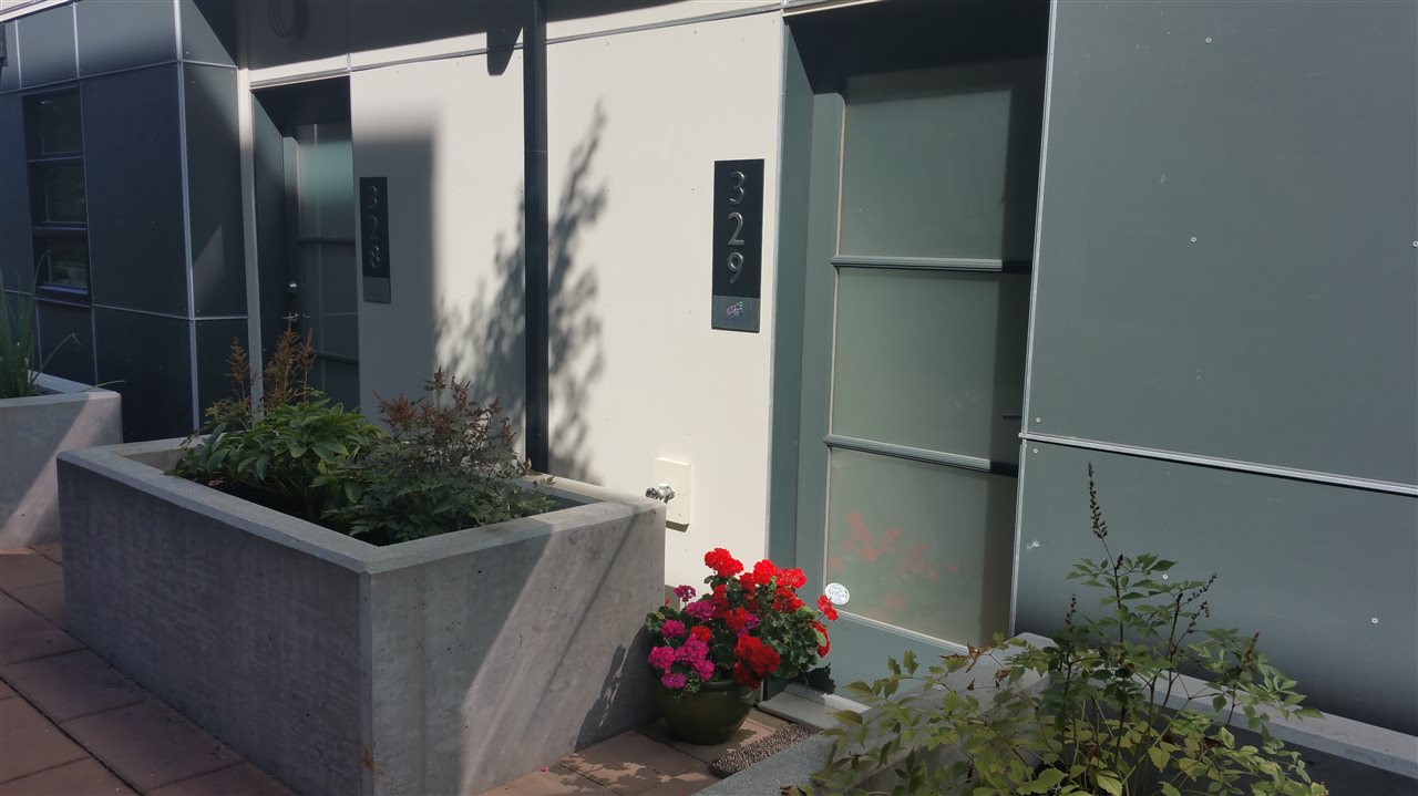 Main Photo: 329 95 MOODY STREET in Port Moody: Port Moody Centre Townhouse for sale : MLS®# R2198419
