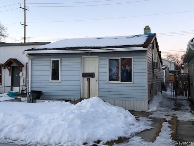 Main Photo: 471 Martin Avenue West in Winnipeg: Elmwood Residential for sale (3A) : MLS®# 1805733
