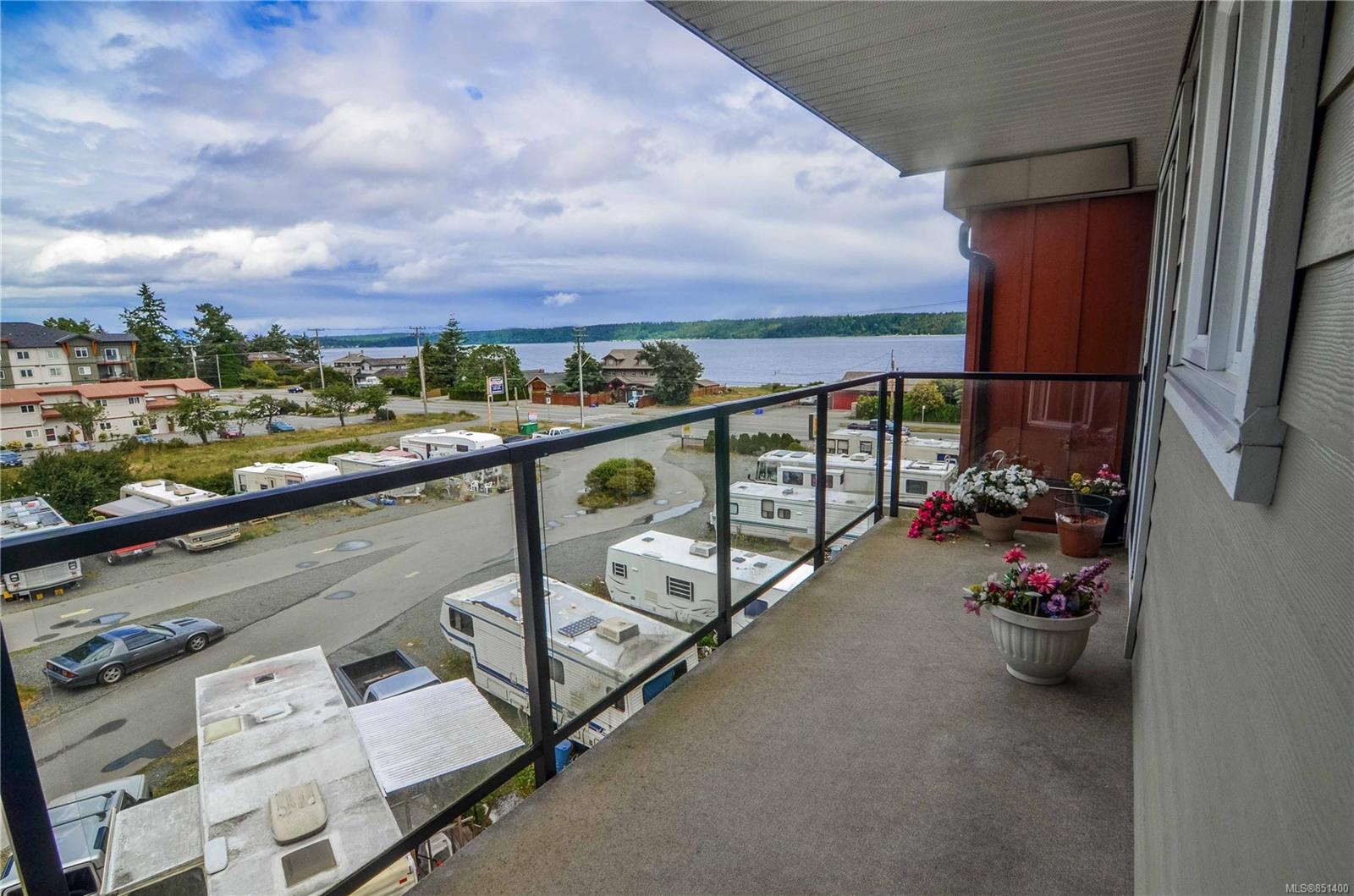 FEATURED LISTING: 408 - 872 Island Hwy South