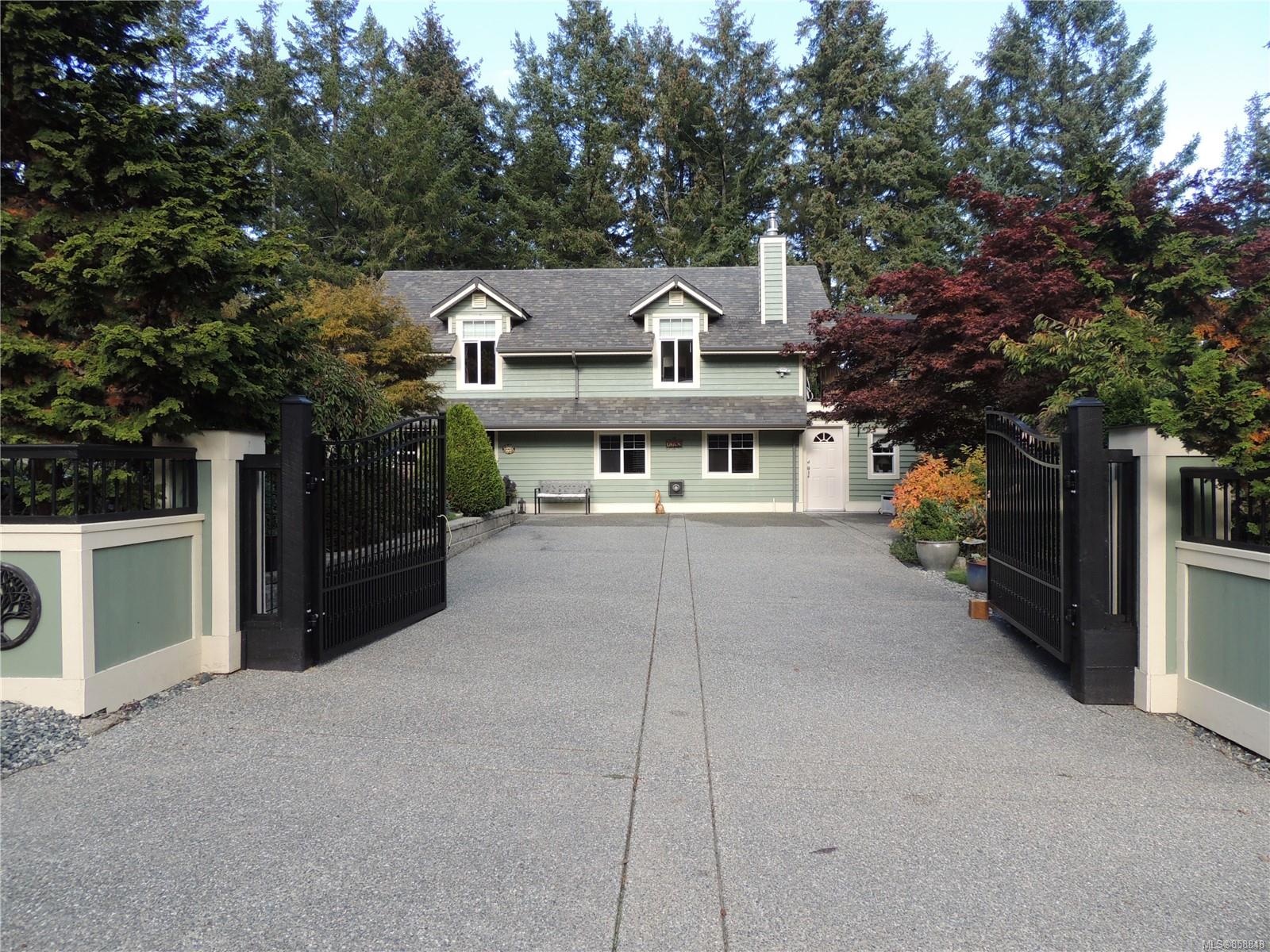 FEATURED LISTING: 1743 Escarpment Way