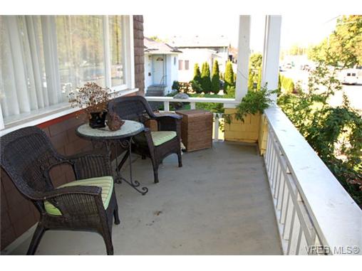 Main Photo: 1153 Lyall Street in VICTORIA: Es Saxe Point Single Family Detached for sale (Esquimalt) : MLS®# 333458