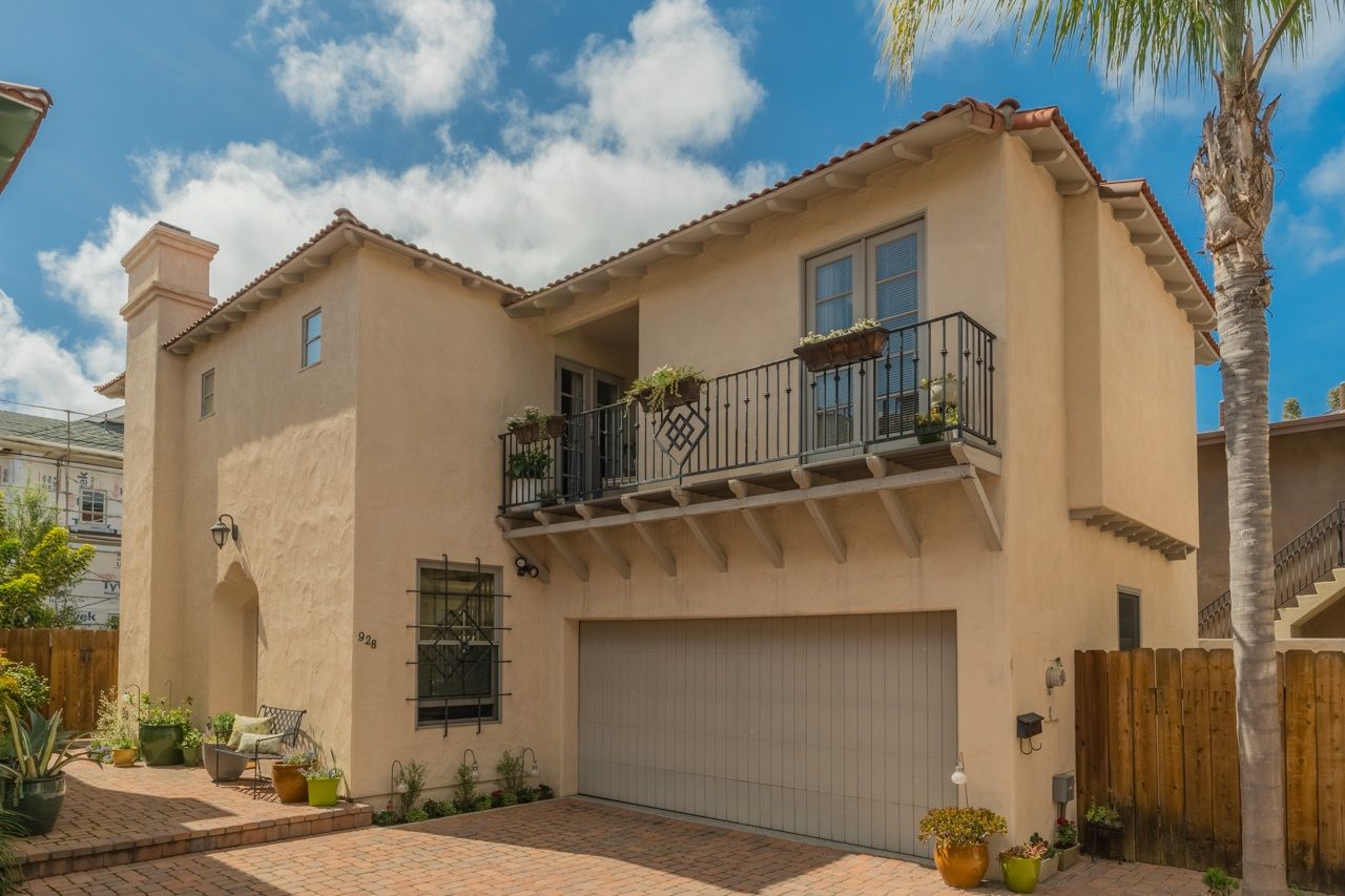 Main Photo: CORONADO VILLAGE House for sale : 4 bedrooms : 928 10th St in Coronado