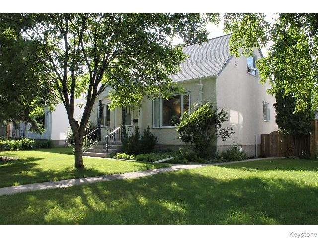 Main Photo: 547 Montague Avenue in WINNIPEG: Fort Rouge / Crescentwood / Riverview Residential for sale (South Winnipeg) : MLS®# 1518841