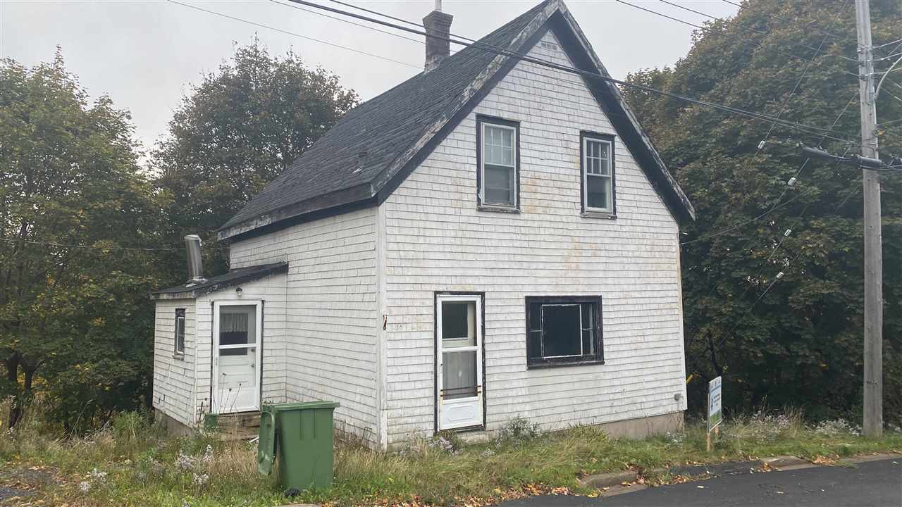 FEATURED LISTING: 30 Oak Street Trenton