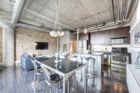 Main Photo: 32 Stewart St Unit #702 in Toronto: Waterfront Communities C1 Condo for sale (Toronto C01) : MLS® # C2887718
