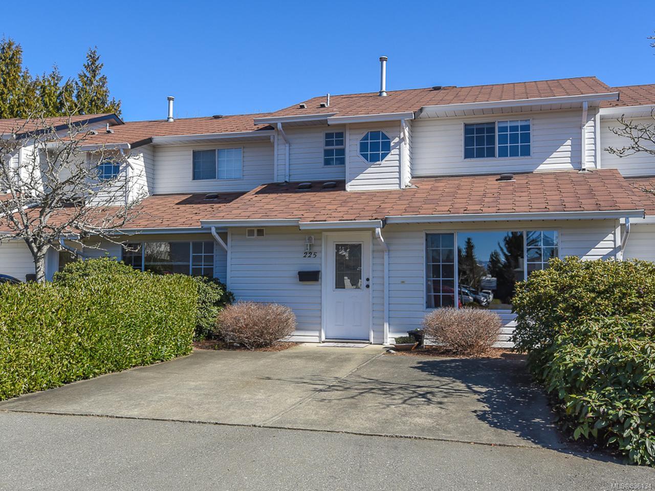 FEATURED LISTING: 225 - 680 Murrelet Dr COMOX