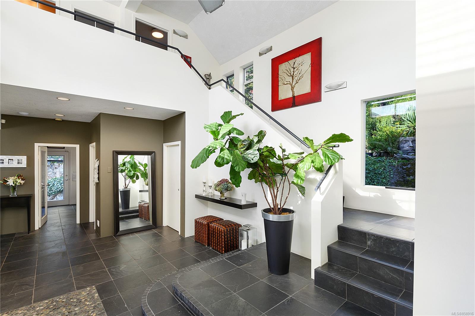 FEATURED LISTING: 638 Fernhill Rd