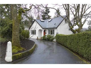 Main Photo: 3540 Richmond Road in VICTORIA: SE Mt Tolmie Single Family Detached for sale (Saanich East)  : MLS(r) # 320462
