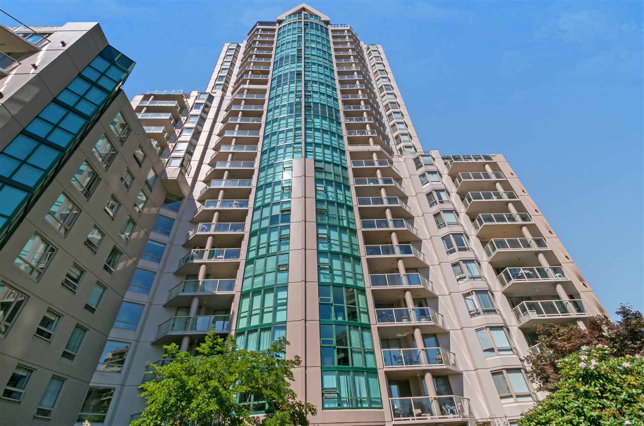 Main Photo: 404 1199 EASTWOOD STREET in Coquitlam: North Coquitlam Condo for sale : MLS®# R2303754