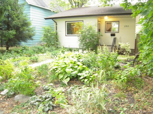 Main Photo: 251 Nassau Street North in WINNIPEG: Fort Rouge / Crescentwood / Riverview Residential for sale (South Winnipeg) : MLS®# 1319953