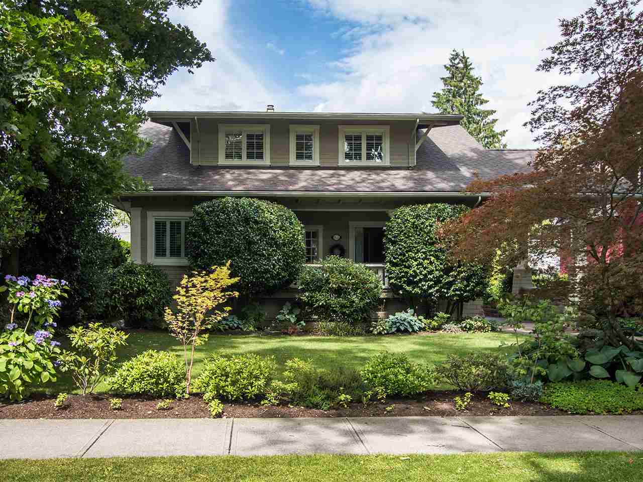 Main Photo: 1355 DEVONSHIRE CRESCENT in Vancouver: Shaughnessy House for sale (Vancouver West) : MLS®# R2090147