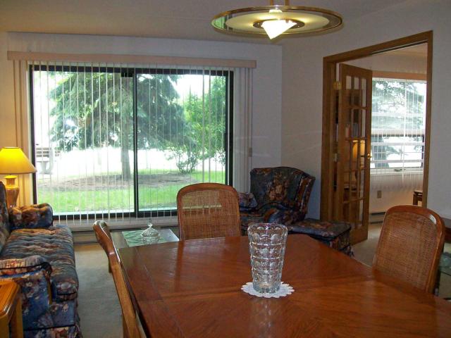 Photo 3: Photos: 885 Wilkes Avenue in WINNIPEG: River Heights / Tuxedo / Linden Woods Condominium for sale (South Winnipeg)  : MLS(r) # 1210491