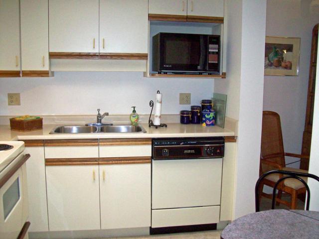 Photo 6: Photos: 885 Wilkes Avenue in WINNIPEG: River Heights / Tuxedo / Linden Woods Condominium for sale (South Winnipeg)  : MLS(r) # 1210491