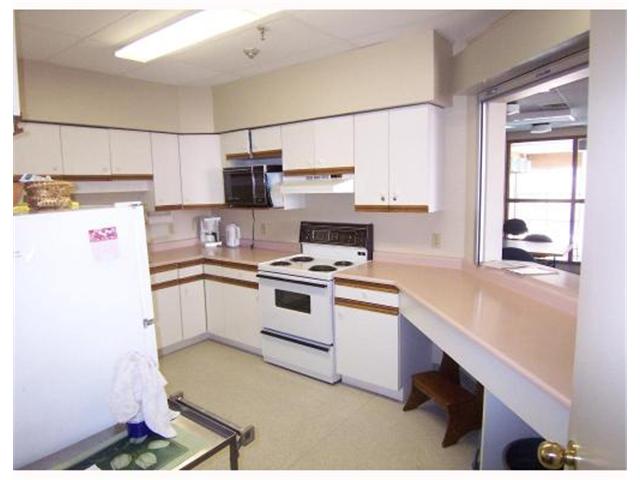 Photo 13: Photos: 885 Wilkes Avenue in WINNIPEG: River Heights / Tuxedo / Linden Woods Condominium for sale (South Winnipeg)  : MLS(r) # 1210491