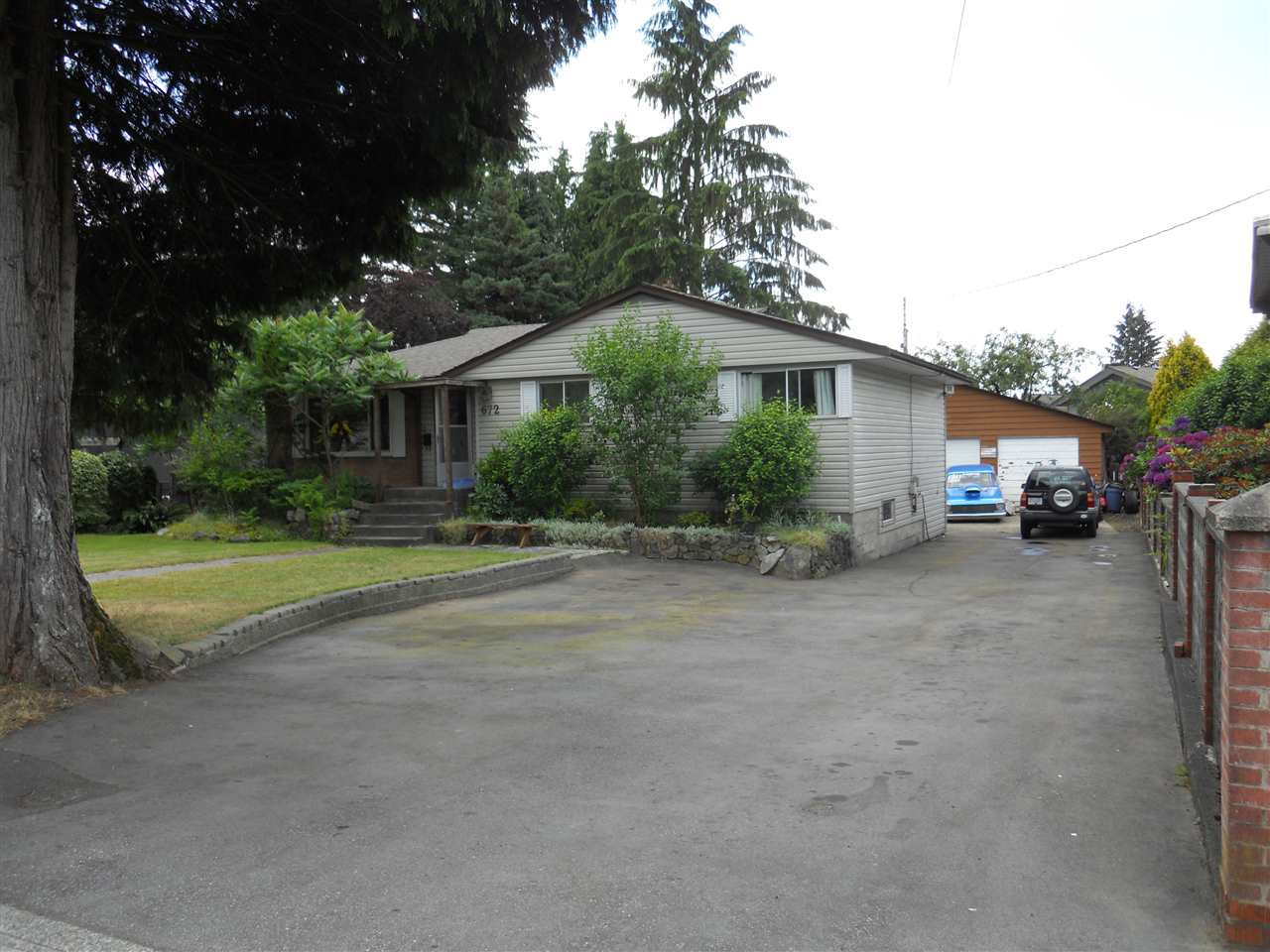 FEATURED LISTING: 672 SCHOOLHOUSE Street Coquitlam