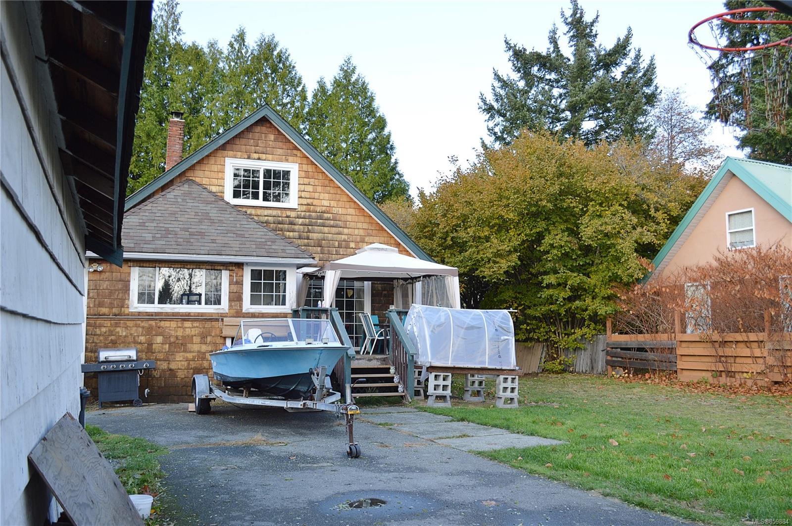 FEATURED LISTING: 4232 Johnston Rd
