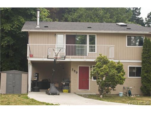 Main Photo: 589 Hansen Avenue in VICTORIA: La Thetis Heights Strata Duplex Unit for sale (Langford) : MLS® # 296342