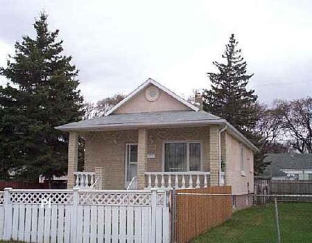 Main Photo: 1200 garfield: Residential for sale (Canada) : MLS®# 2605360