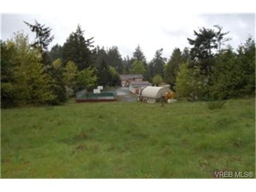 Main Photo: 568 Latoria Road in VICTORIA: Co Latoria Single Family Detached for sale (Colwood) : MLS® # 228768
