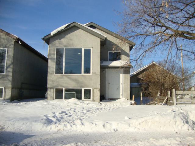 Main Photo: 484 FERRY Road in WINNIPEG: St James Residential for sale (West Winnipeg) : MLS®# 1301696