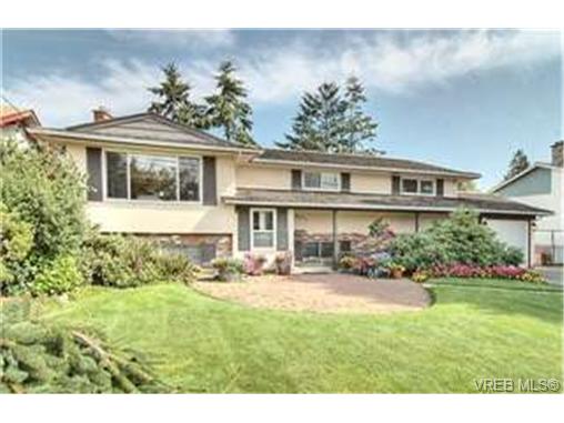 Main Photo: 4171 Longview Drive in VICTORIA: SE Gordon Head Single Family Detached for sale (Saanich East) : MLS®# 234664