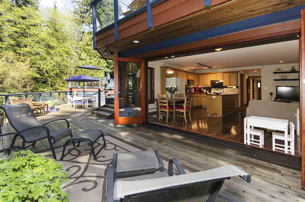 FEATURED LISTING: 560 NEWCROFT Place West Vancouver