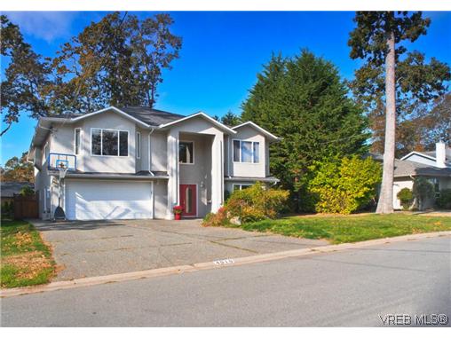 Main Photo: 4010 Malton Avenue in VICTORIA: SE Mt Doug Single Family Detached for sale (Saanich East) : MLS®# 315674