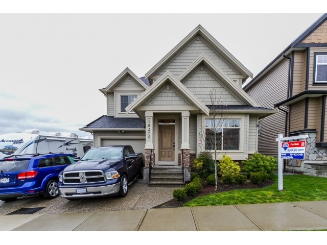 Main Photo: 18275 67 AVENUE in Surrey: Cloverdale BC House for sale (Cloverdale) : MLS®# R2046948
