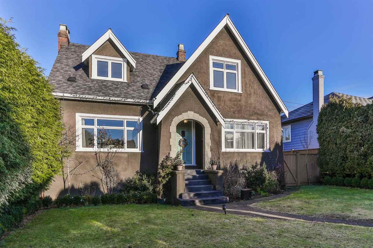 Main Photo: 2525 W 16TH AVENUE in Vancouver: Kitsilano House for sale (Vancouver West) : MLS®# R2021814