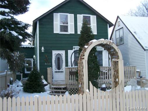 Main Photo: 633 L Avenue South in Saskatoon: King George Single Family Dwelling for sale (Saskatoon Area 04) : MLS®# 450701