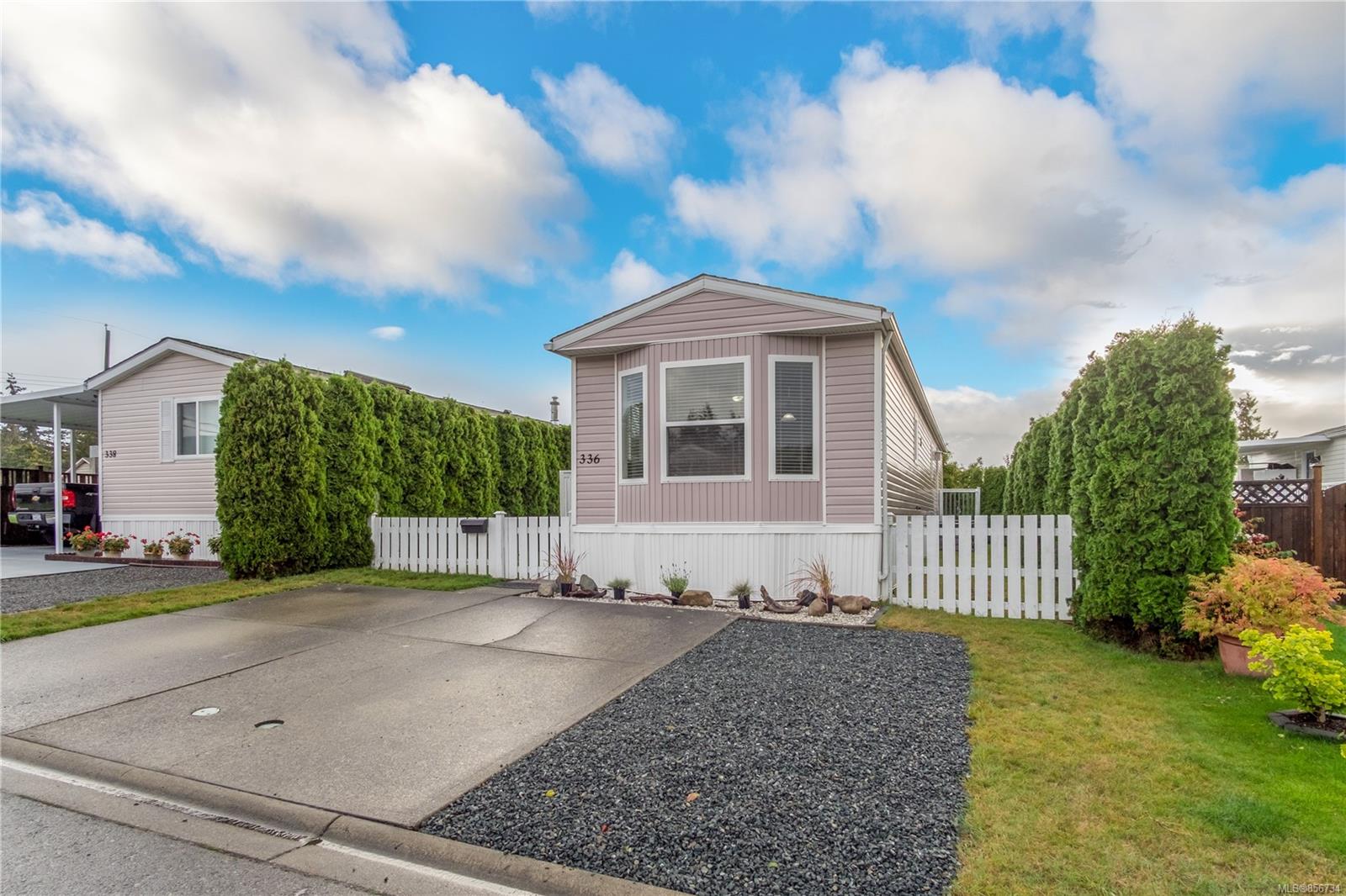 FEATURED LISTING: 336 Myrtle Cres