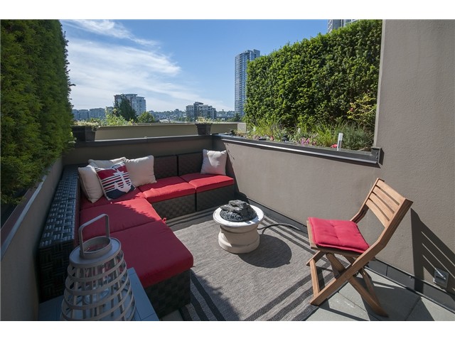 Main Photo: 967 BEATTY ST in Vancouver: Yaletown Condo for sale (Vancouver West) : MLS®# V1073614